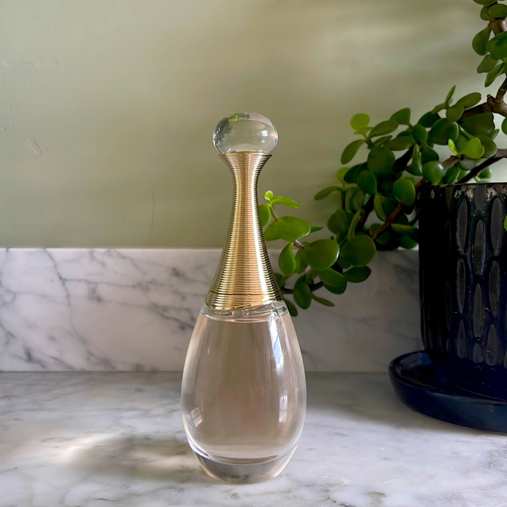 J’adore Dior Perfume. Sprayed once.
